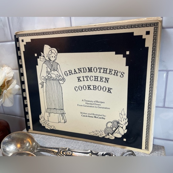 Country Kitchen ANTHROPOLOGIE 5 Piece Measuring Spoon Set on Safety Pin Holder - Picture 3 of 11